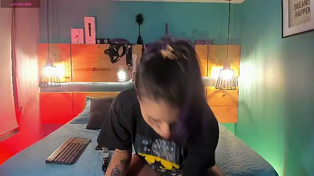 ChloeAllennn online show from November 12, 2025, 11:43 am