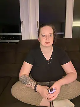 Snapshot of curvy_eina chatting on March 7, 2025, 7:27 pm curvy eina online show from March 7, 2025, 7:27 pm