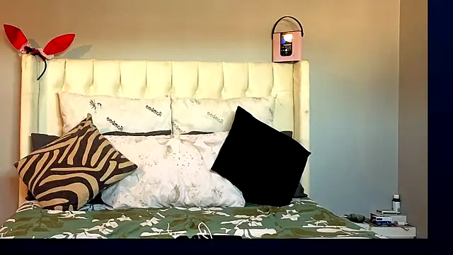 ebonylover1 online show from February 18, 2026, 8:32 am