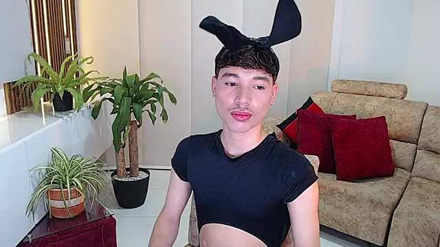 Snapshot of cod_dolll chatting on November 1, 2025, 12:23 am cod dolll online show from November 1, 2025, 12:23 am