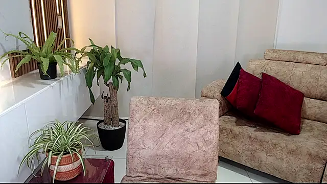 Snapshot of cod_dolll chatting on November 25, 2025, 12:43 am cod dolll online show from November 25, 2025, 12:43 am