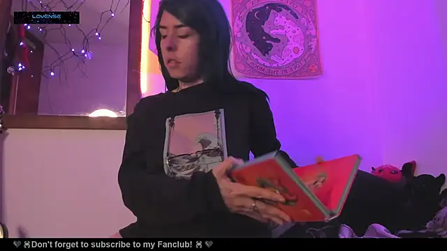 Snapshot of Hisato111 chatting on October 23, 2025, 12:26 pm Hisato111 online show from October 23, 2025, 12:26 pm