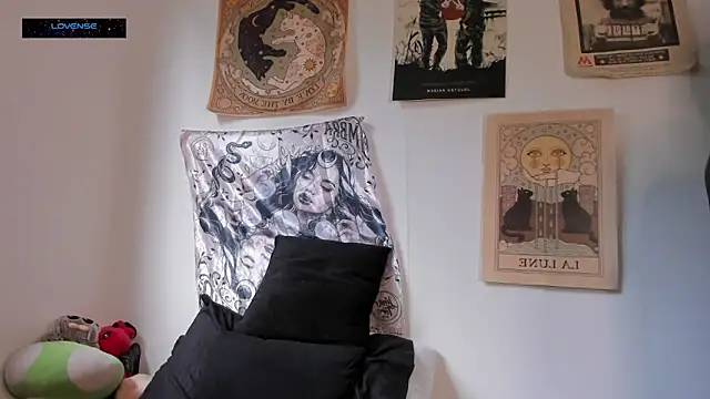 Snapshot of Hisato111 chatting on November 17, 2025, 3:18 pm Hisato111 online show from November 17, 2025, 3:18 pm