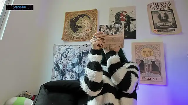 Snapshot of Hisato111 chatting on November 18, 2025, 2:54 pm Hisato111 online show from November 18, 2025, 2:54 pm