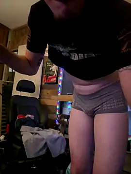 Polaroid White online show from October 1, 2025, 8:09 am