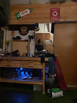 Polaroid White online show from November 2, 2025, 10:28 am