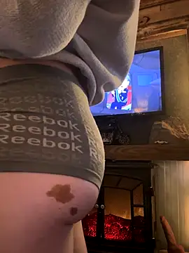 Polaroid White online show from November 28, 2025, 8:28 am