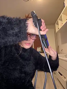 Snapshot of Mazzekyn chatting on March 17, 2025, 6:21 pm Mazzekyn online show from March 17, 2025, 6:21 pm