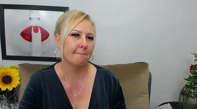 DianaLive online show from February 26, 2025, 10:26 am