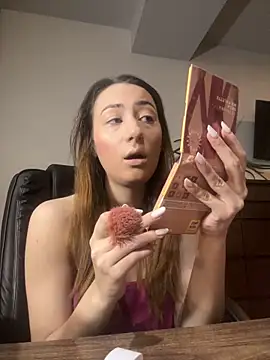 IsoldeBlis online show from November 27, 2025, 5:42 am