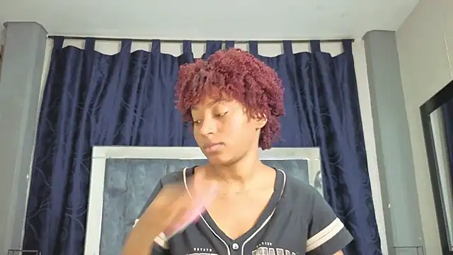 Effie cooper online show from November 14, 2025, 8:07 pm