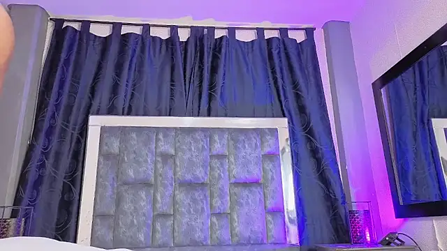 Effie cooper online show from November 24, 2025, 7:35 pm