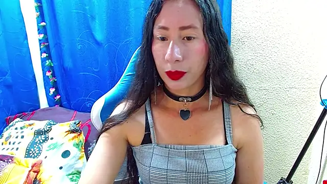 Gia leinn online show from April 17, 2026, 7:39 pm
