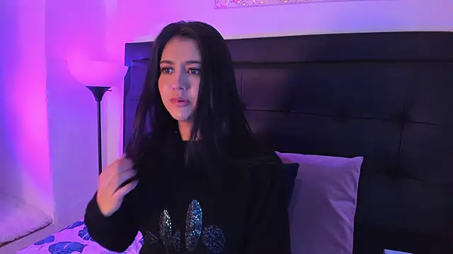 Madyson18 online show from September 20, 2025, 12:28 pm