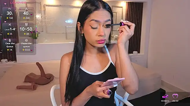 ChloeMoon9 online show from October 3, 2025, 12:24 pm