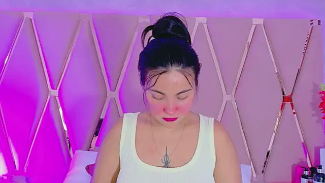 Emily Black1 online show from May 13, 2026, 9:33 pm