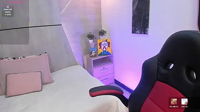 Layla Clarke online show from January 10, 2026, 3:41 am