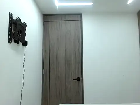  luna 777 online show from April 21, 2026, 1:18 am