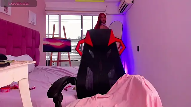 CHANELL 11INCHES online show from September 20, 2025, 8:43 pm