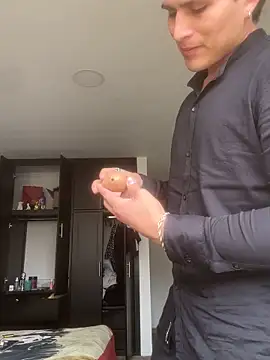 MaxxxSteil online show from November 1, 2025, 4:20 pm