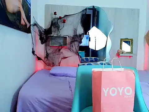 ZaraRousse online show from October 26, 2025, 3:23 am