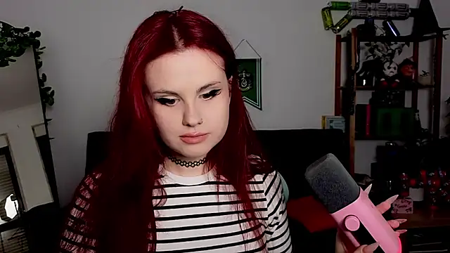 Della Ideal online show from November 24, 2025, 6:07 pm