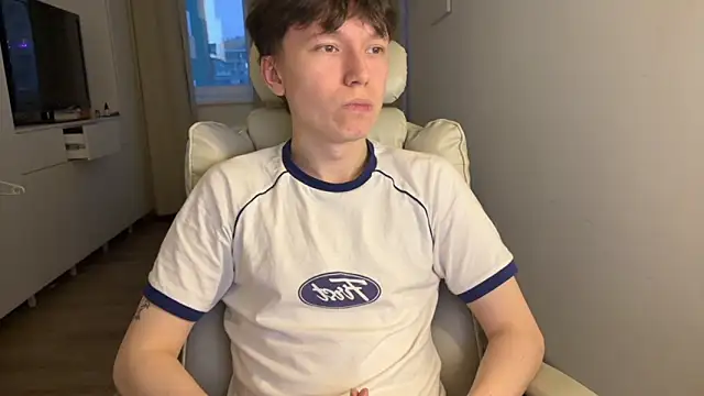 Snapshot of tommy_colson chatting on October 25, 2025, 2:35 pm tommy colson online show from October 25, 2025, 2:35 pm