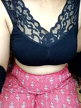 Snapshot of geetha_telugu_kan277 chatting on March 4, 2026, 3:07 pm geetha telugu kan277 online show from March 4, 2026, 3:07 pm