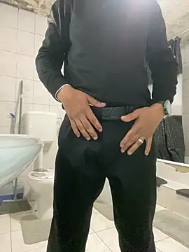 rogerdik76 online show from February 23, 2026, 6:33 am