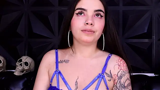 DaphneGlas online show from October 21, 2025, 1:01 pm