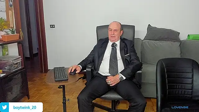 Snapshot of masterboy50 chatting on July 11, 2026, 7:16 pm masterboy50 online show from July 11, 2026, 7:16 pm
