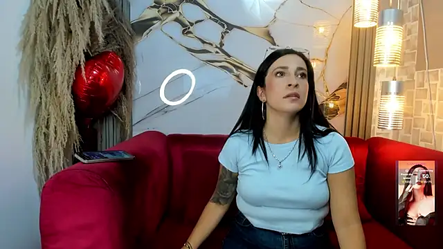 Bella williamss  online show from May 14, 2026, 7:53 pm