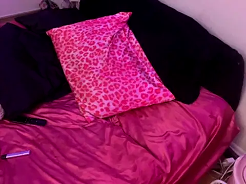 ChrryFoxx online show from December 2, 2025, 9:36 am