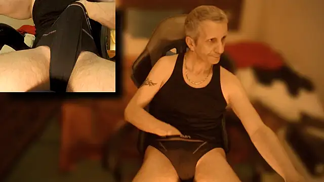 maxdaddy690 online show from February 25, 2025, 9:13 pm