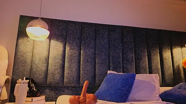 Ariannaa Suarez1 online show from April 10, 2026, 7:40 pm