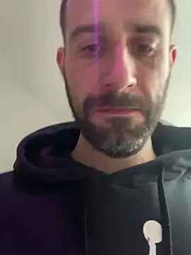 gryzoon online show from April 14, 2026, 4:51 am