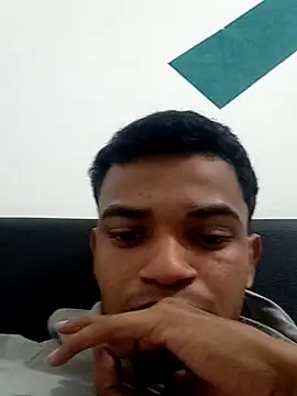 Snapshot of yerson20hot chatting on March 19, 2025, 8:22 pm yerson20hot online show from March 19, 2025, 8:22 pm