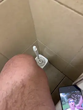 Alexander18edd online show from October 29, 2025, 1:35 pm