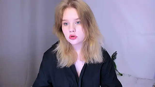 LaseyMoon online show from March 10, 2025, 1:12 am