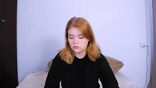 LaseyMoon online show from September 10, 2025, 1:27 am