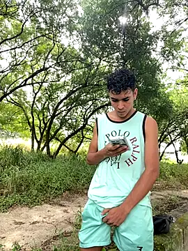 Snapshot of twinks_28 chatting on November 21, 2025, 1:43 pm twinks 28 online show from November 21, 2025, 1:43 pm