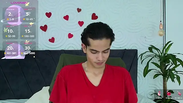 Maximoherrera 16 online show from April 24, 2026, 1:13 pm