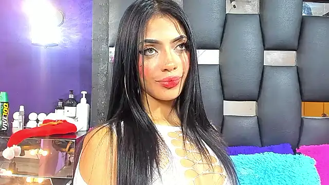 EMYCLARK01 online show from November 26, 2025, 4:24 am