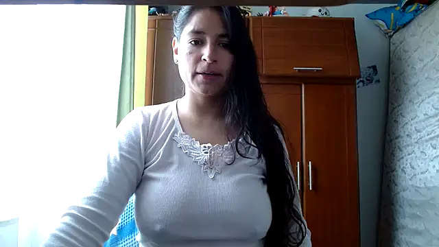Snapshot of Escarcha-blue chatting on April 28, 2026, 3:06 pm Escarcha-blue online show from April 28, 2026, 3:06 pm
