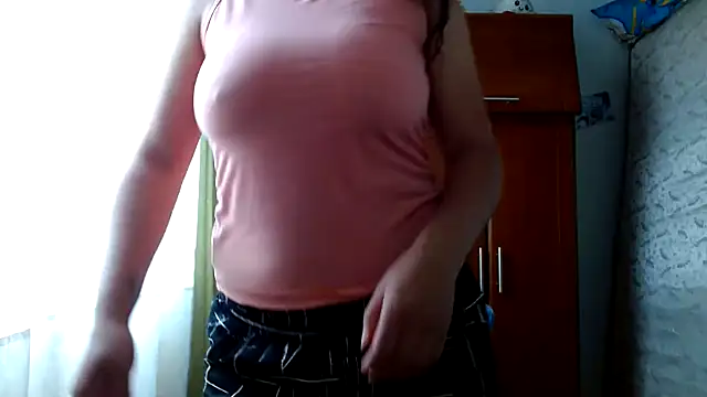 Snapshot of Escarcha-blue chatting on April 29, 2026, 2:43 pm Escarcha-blue online show from April 29, 2026, 2:43 pm