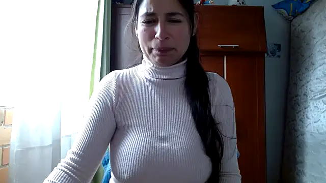 Snapshot of Escarcha-blue chatting on May 2, 2026, 6:02 pm Escarcha-blue online show from May 2, 2026, 6:02 pm