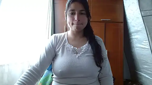 Snapshot of Escarcha-blue chatting on May 21, 2026, 6:59 pm Escarcha-blue online show from May 21, 2026, 6:59 pm