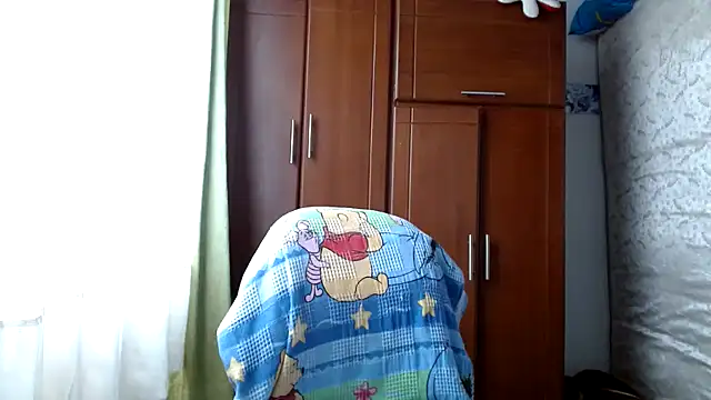 Snapshot of Escarcha-blue chatting on May 22, 2026, 5:07 pm Escarcha-blue online show from May 22, 2026, 5:07 pm