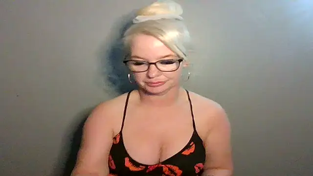 Snapshot of Blonde-Grace chatting on February 8, 2026, 2:59 am Blonde-Grace online show from February 8, 2026, 2:59 am