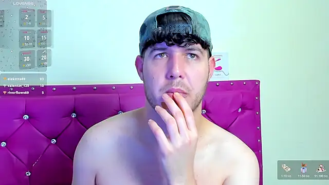 Snapshot of matthewlatin chatting on February 8, 2026, 12:58 am matthewlatin online show from February 8, 2026, 12:58 am